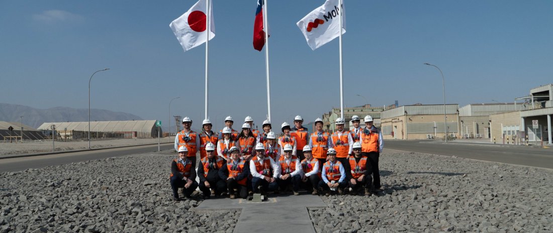 Delegación japonesa visita Molyb y conmemora los 10 años de la planta tostadora de molibdeno