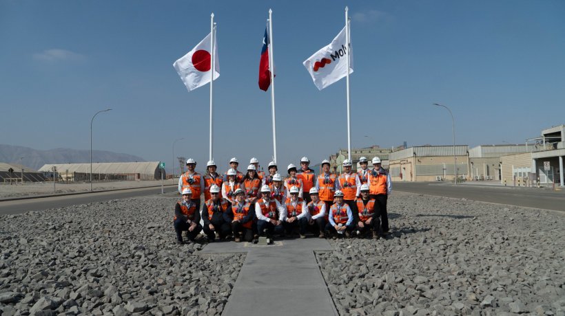 Delegación japonesa visita Molyb y conmemora los 10 años de la planta tostadora de molibdeno